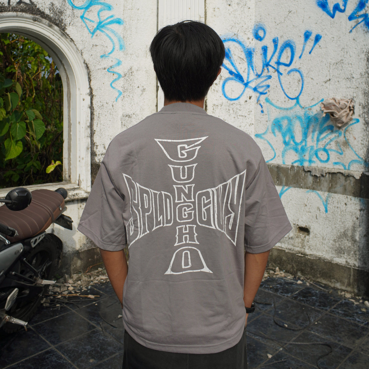 CROSSROADS TEE (GRAY)